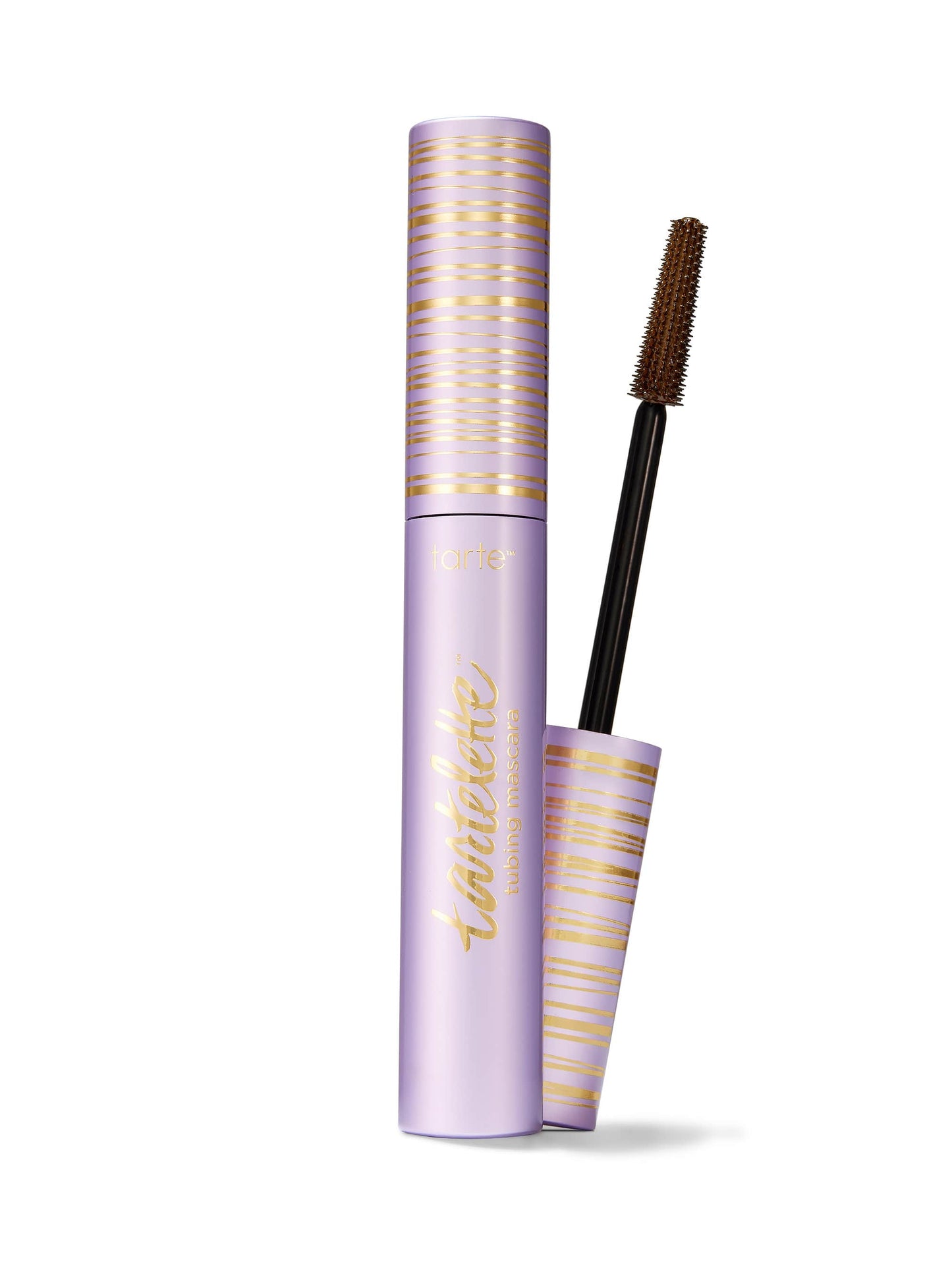 L'Oreal Paris睫毛膏在白色背景上